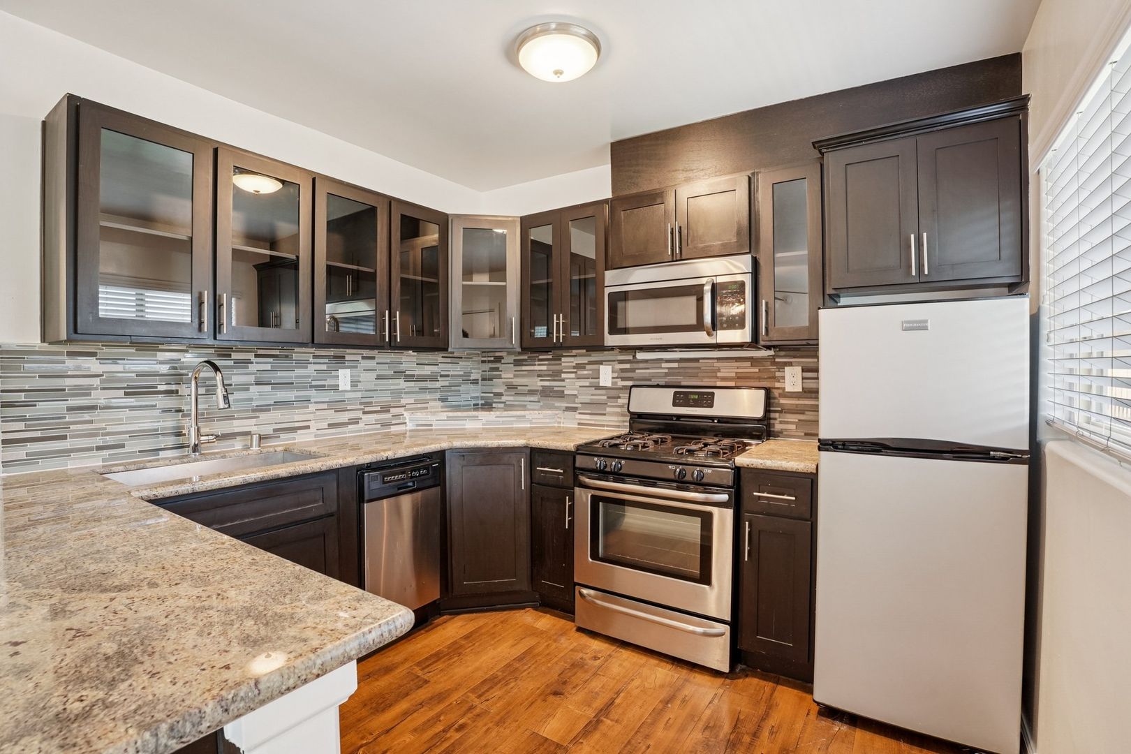 Los Angeles Apartment: 3528 - 3530 W. Adams Blvd.