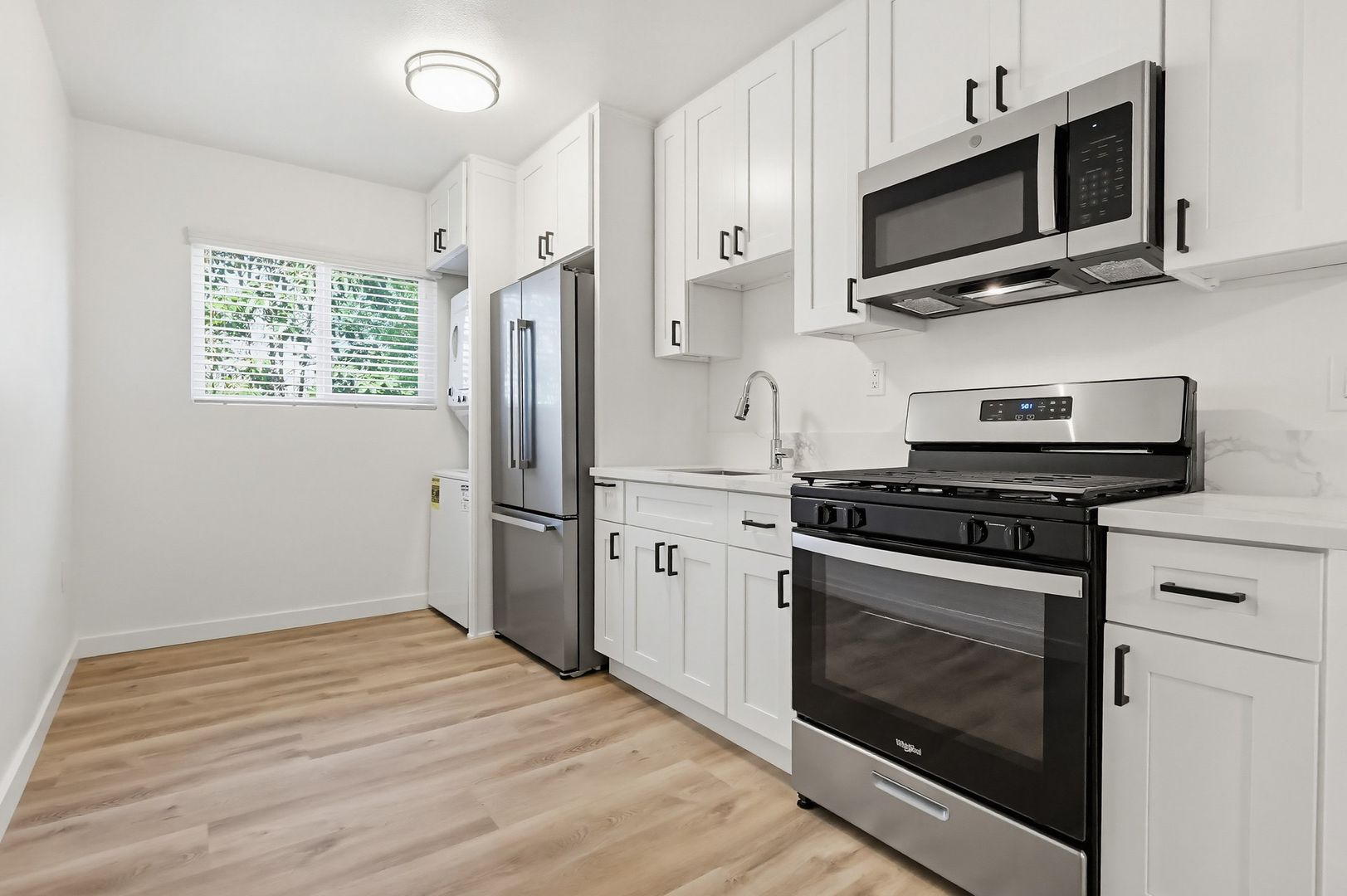 Los Angeles Apartment: 6545 S. Victoria Ave