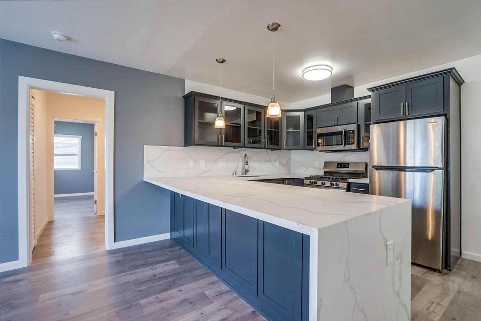 Inglewood Apartment: 822 N. Inglewood Ave