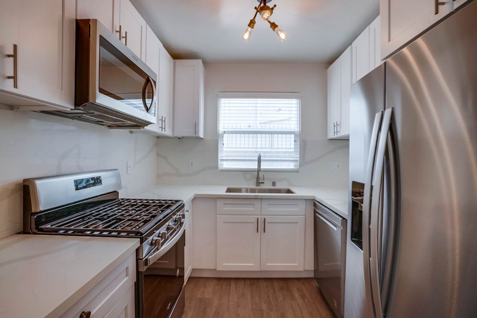 Inglewood Apartment: 115 N. Eastwood Ave