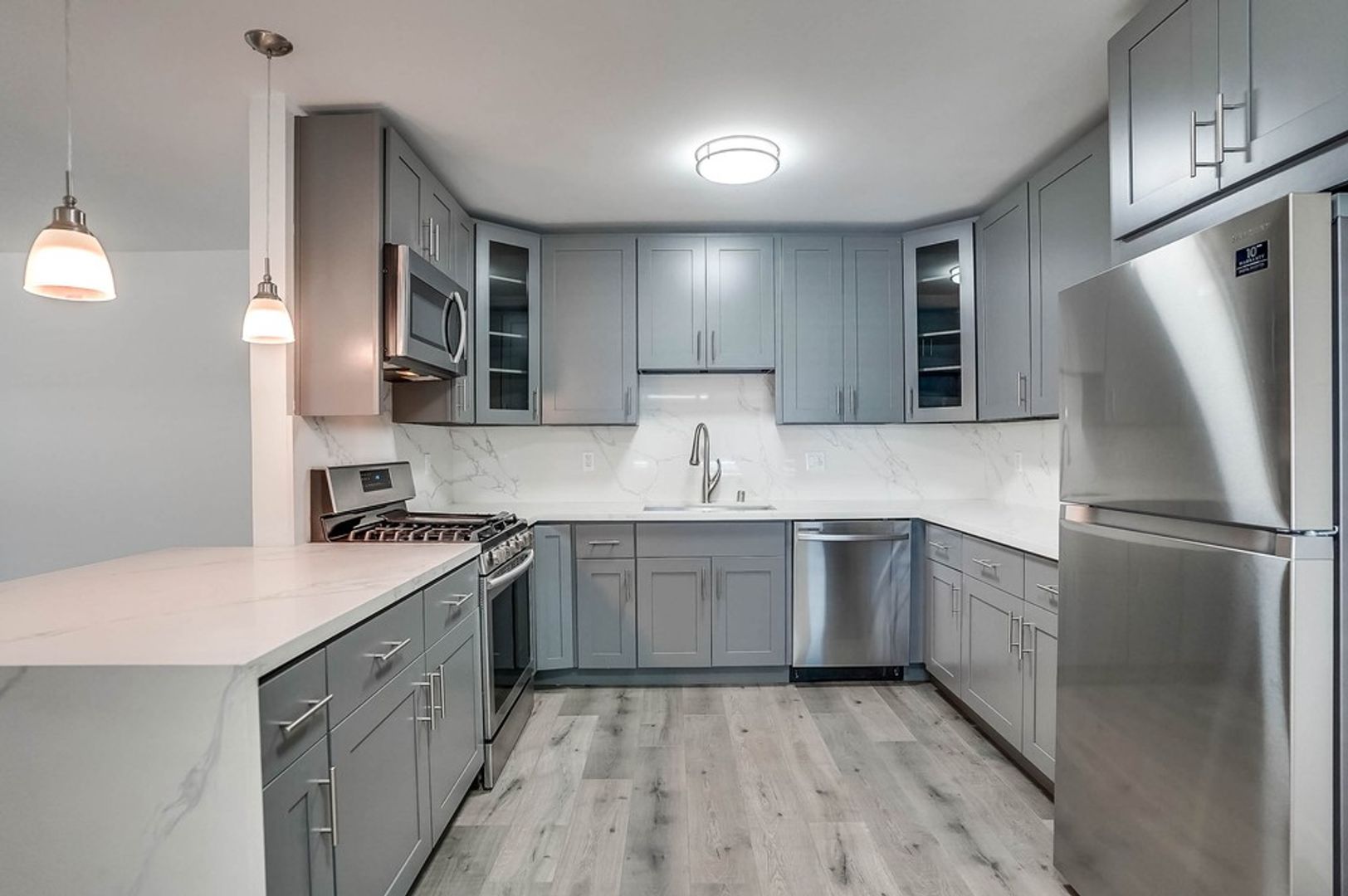 Inglewood Apartment: 544 Evergreen St
