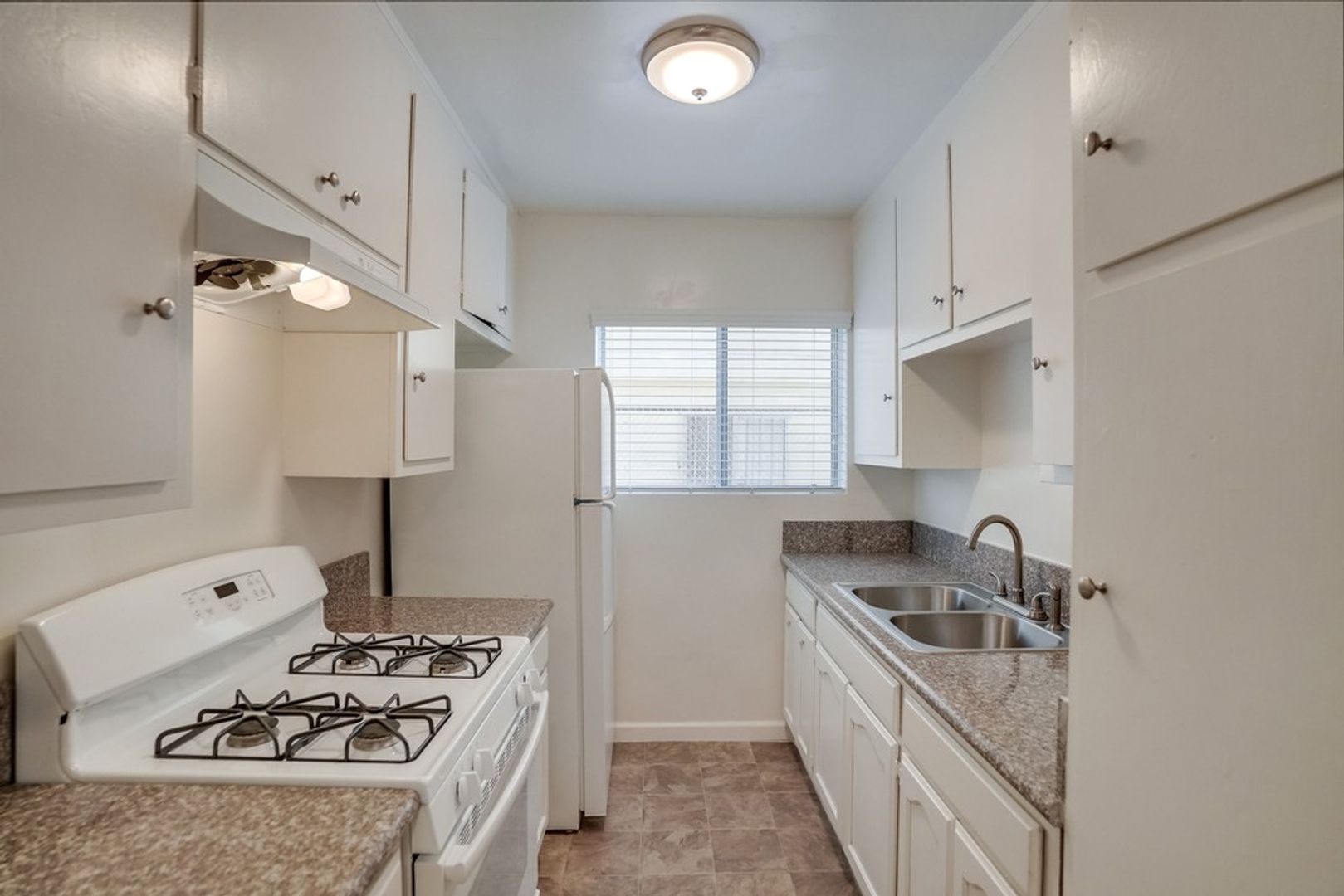 Los Angeles Apartment: 6545 S. Victoria Ave