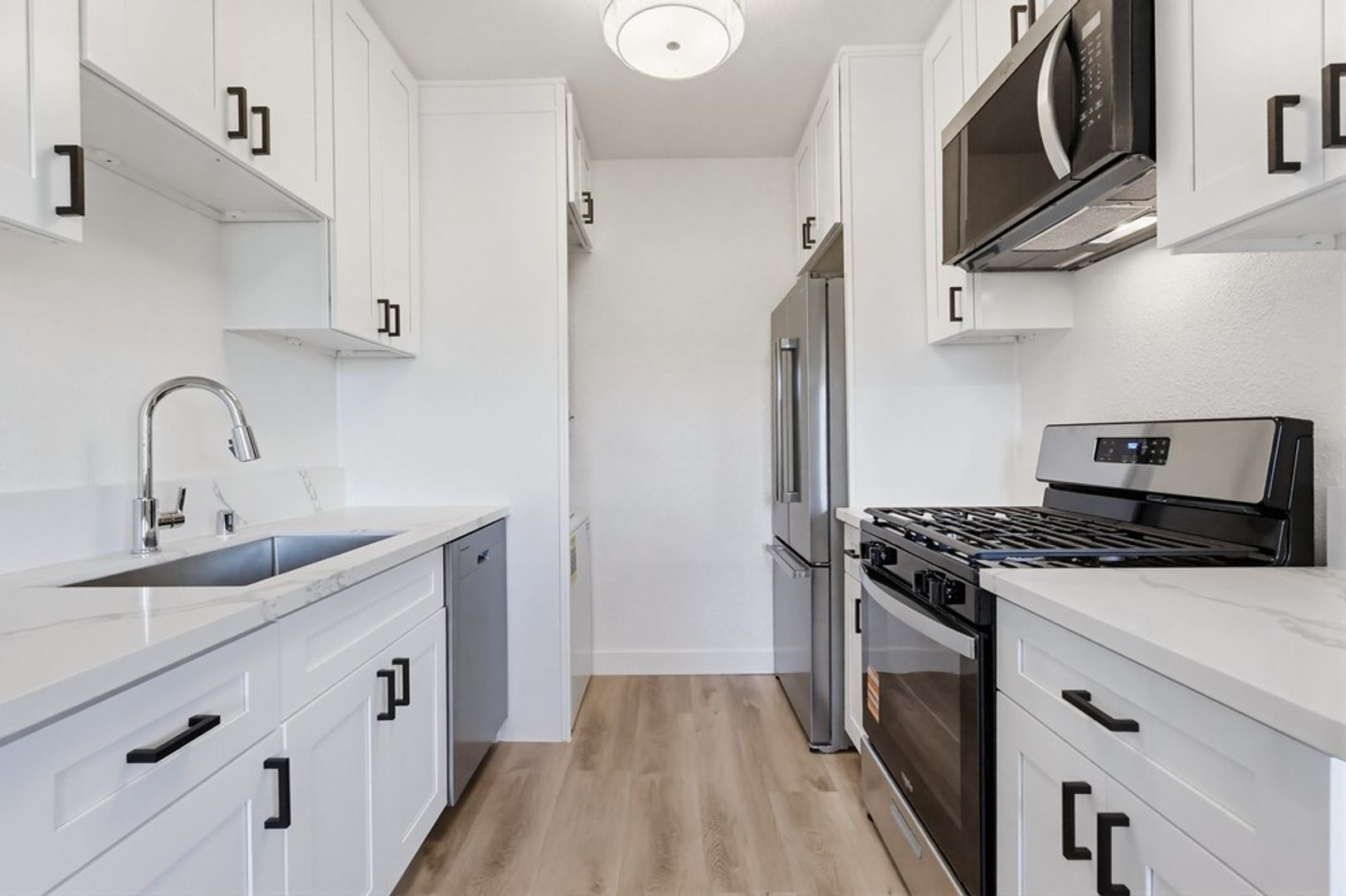 Los Angeles Apartment: 6735 Brynhurst Ave