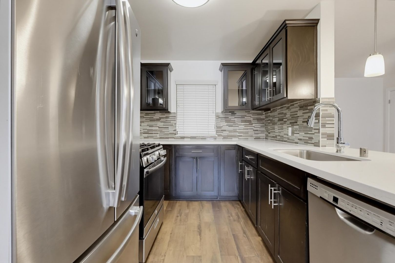 Inglewood Apartment: 524 Venice Way