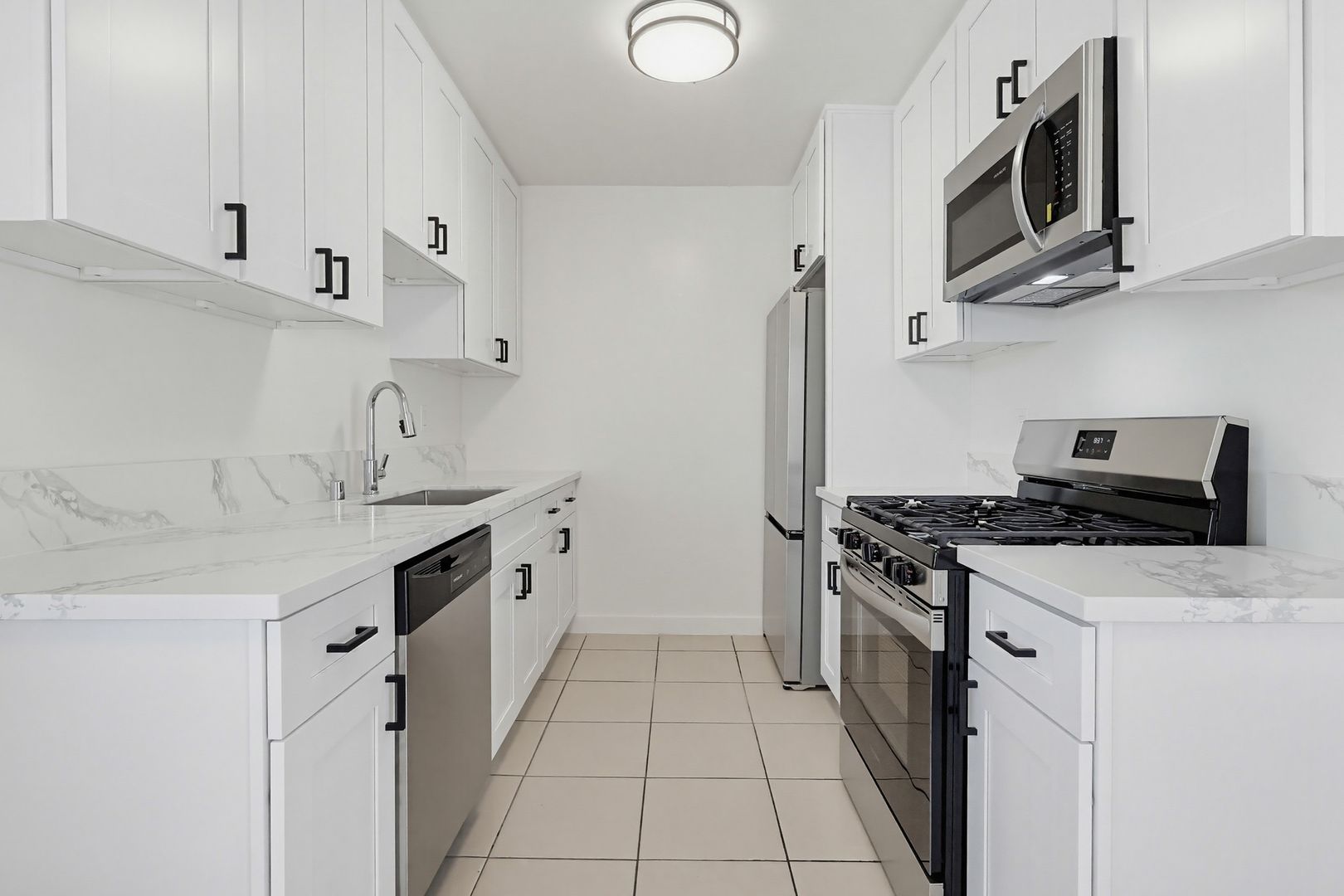 Los Angeles Apartment: 6200 10th Ave