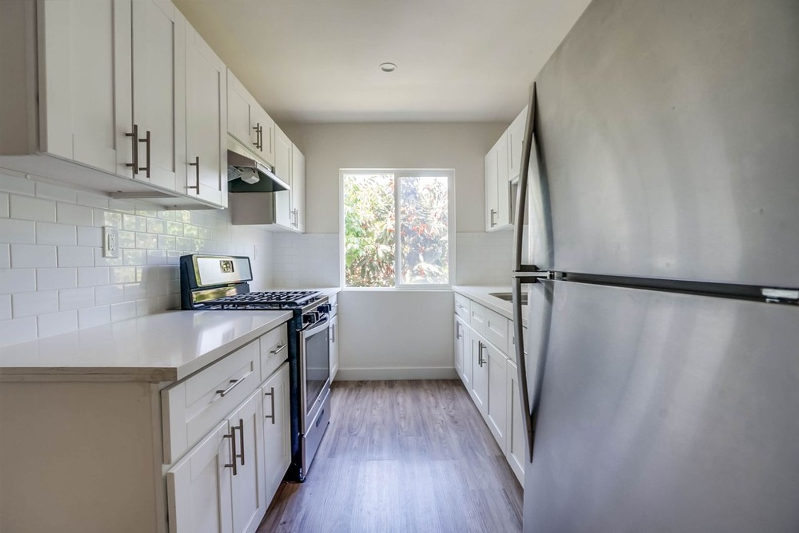 Los Angeles Apartment: 4037 W. 28th St