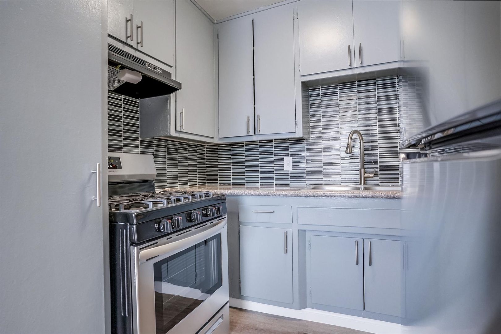 Los Angeles Apartment: 6107 - 6117  11th Ave