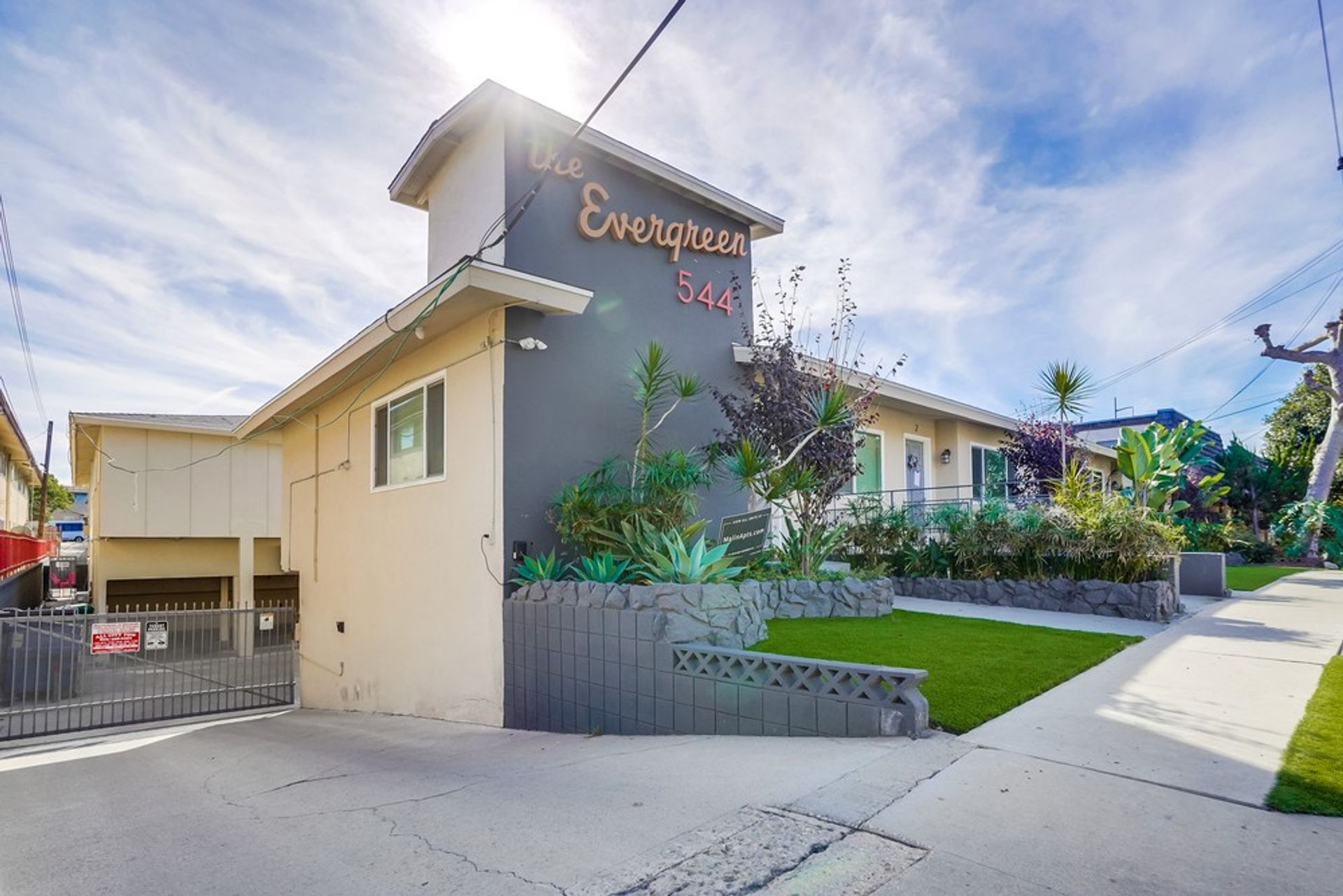 Retro Style Apartment Building with Pool and Gym - Secure, Modern and Lease-Ready!