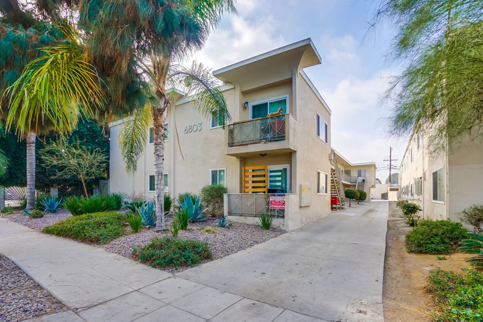 Apartment Building in Park Mesa Heights with Laundry On-Site and Parking