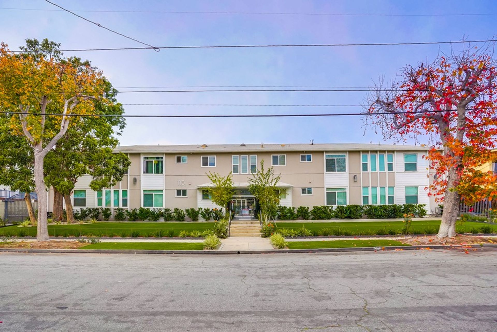 Urban Comfort Meets Connectivity in Downtown Inglewood