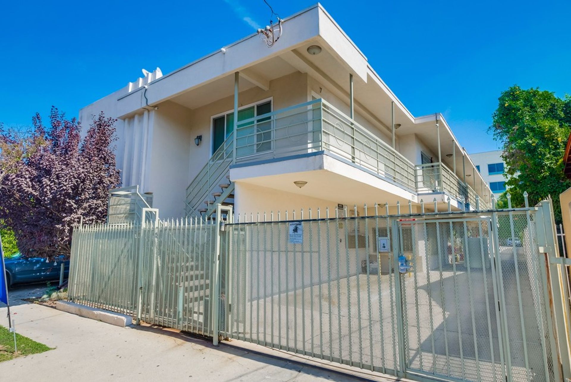 South L.A. Charm — Secure Apartments Near USC & Exposition Park