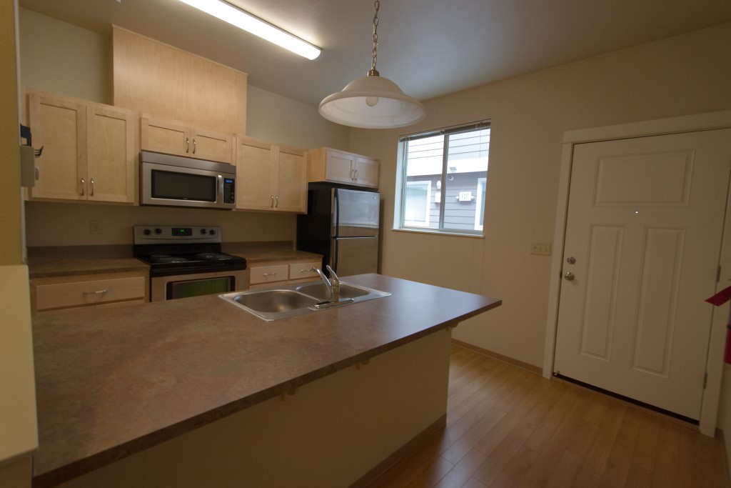 Eugene Apartment: 648 E. 17th 1-20