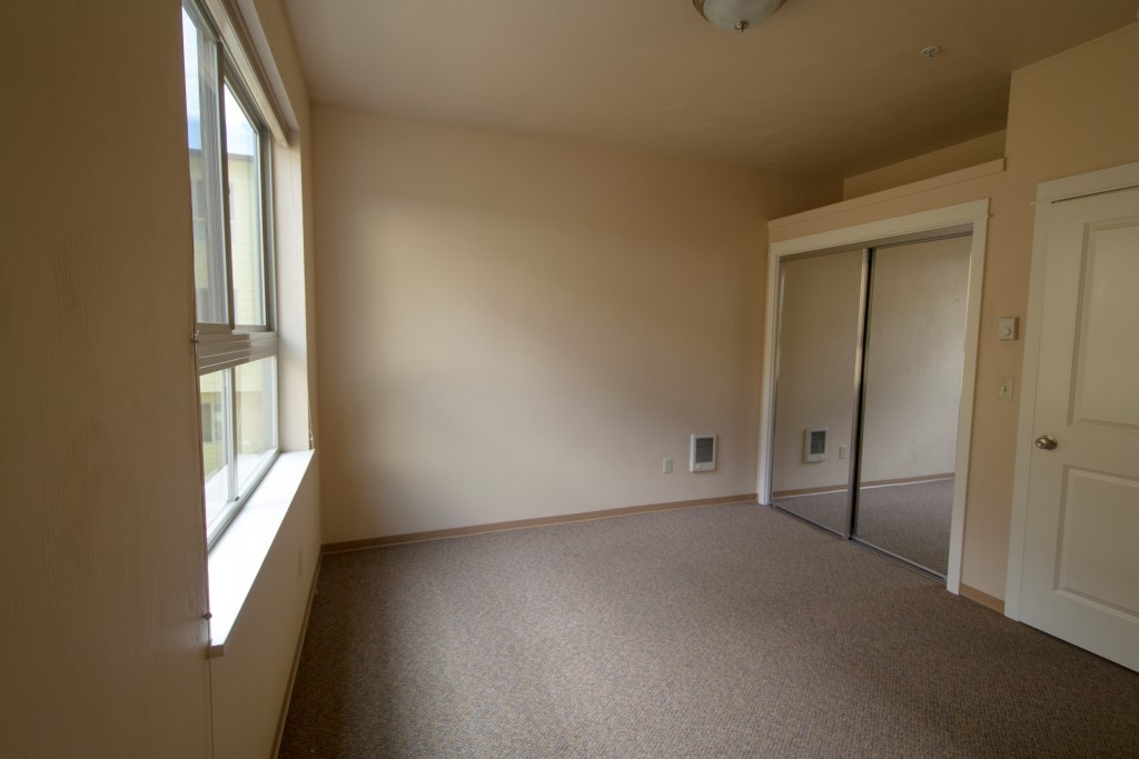 Eugene Apartment: 1777 Patterson St. 1-33