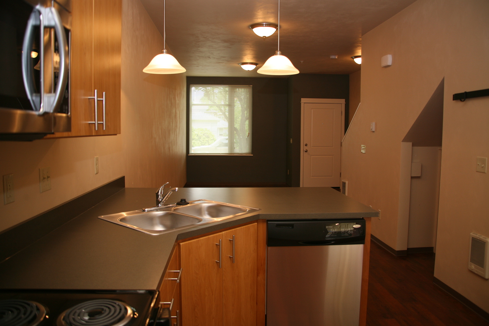 Eugene Apartment: 1777 Patterson St. 1-33