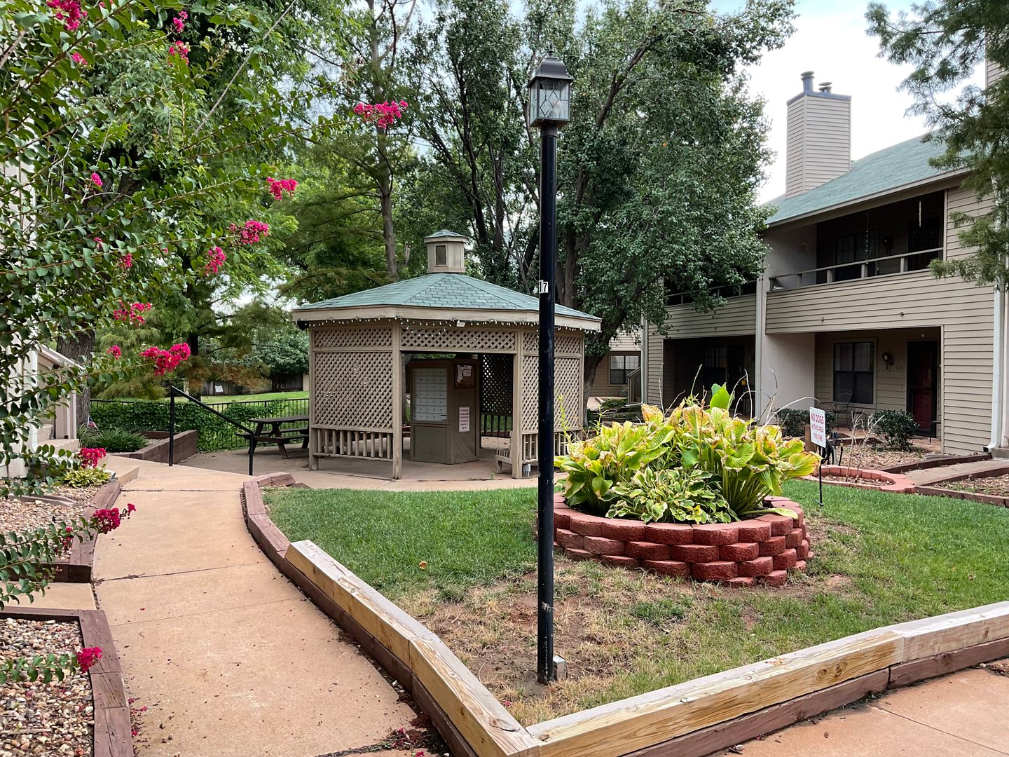 Oklahoma City House: 11140 Stratford Dr Bldg 12 Unit 607