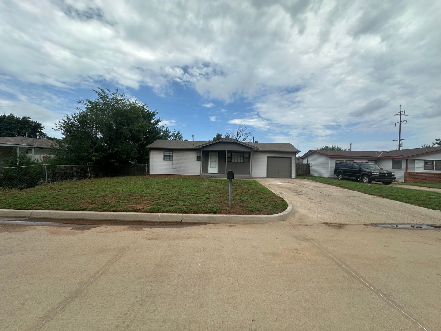 Midwest City House: 1705 Melody