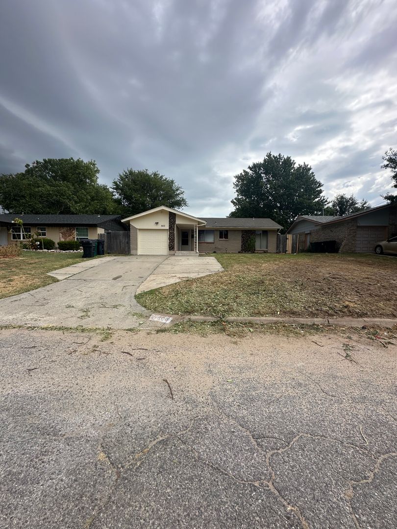OKC House: 900 Flamingo Ave