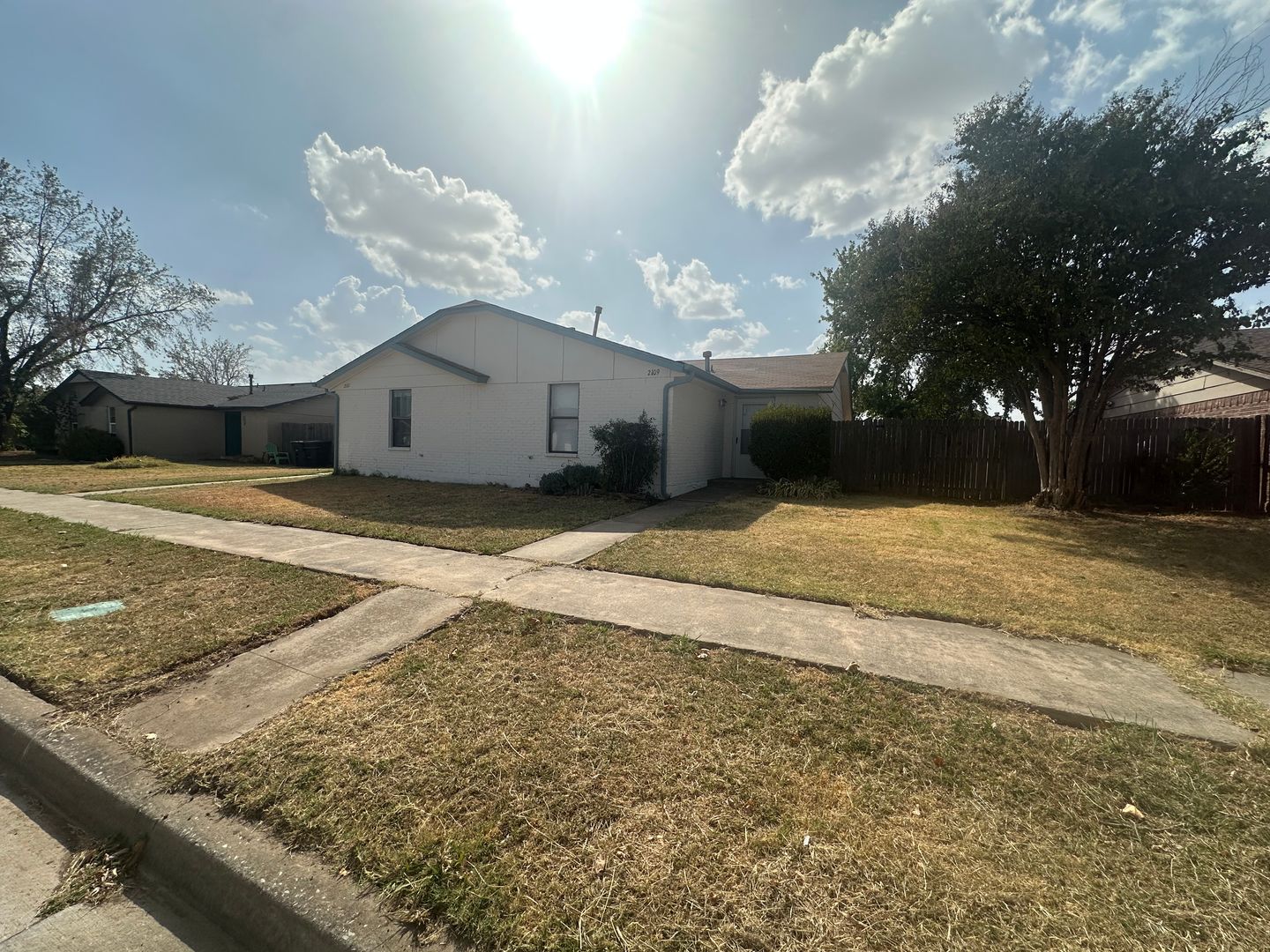 Moore House: 2109 Meench