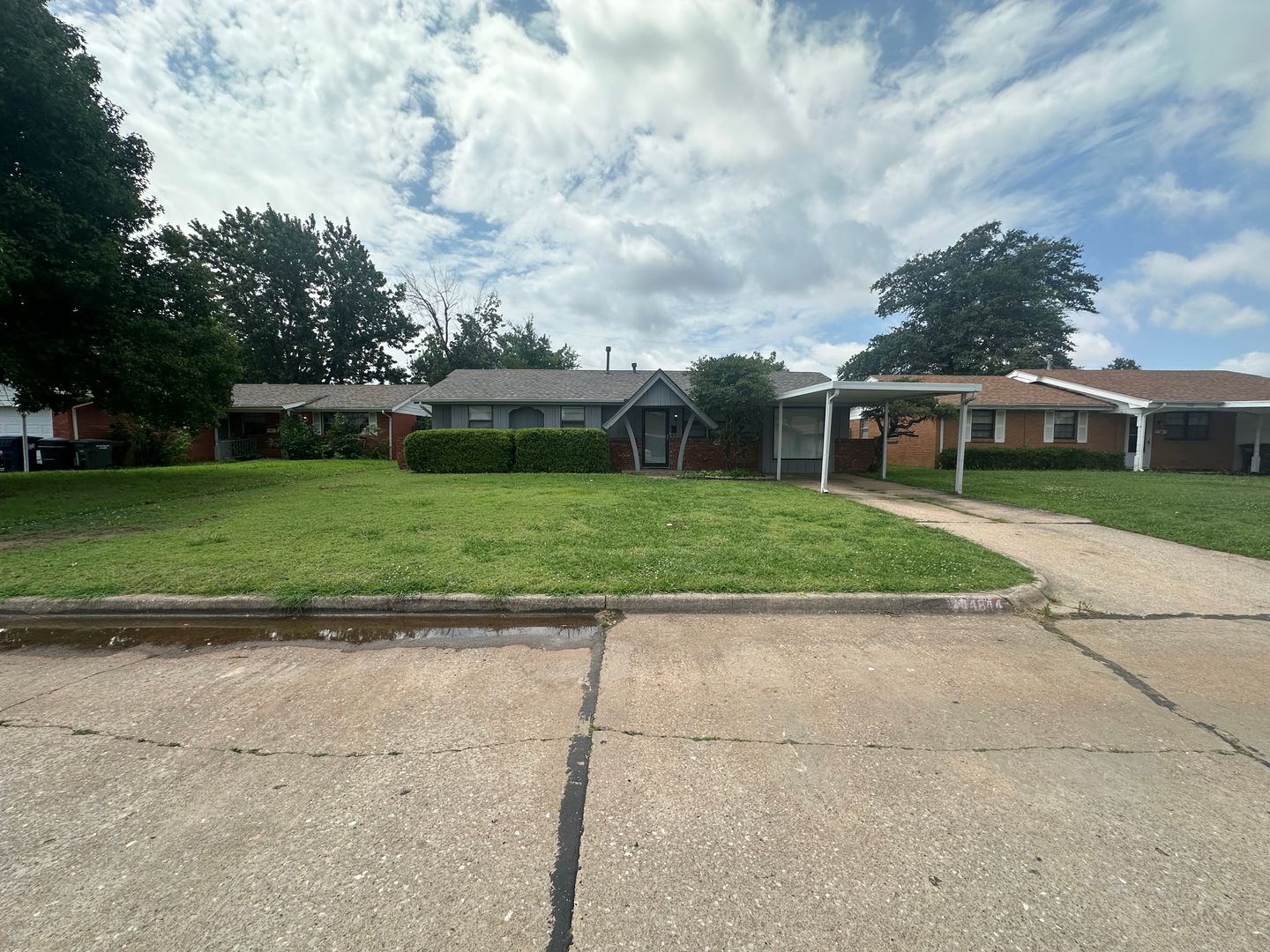 Del City House: 4844 Woodview