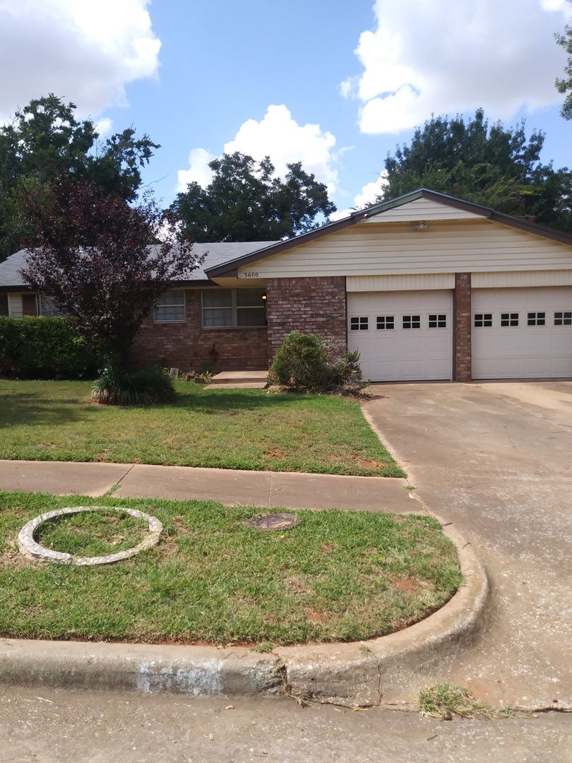 Del City House: 3600 Overland Dr.