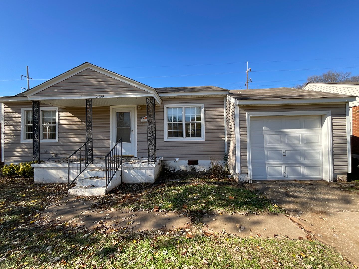 Del City House: 2305 Doris Ave