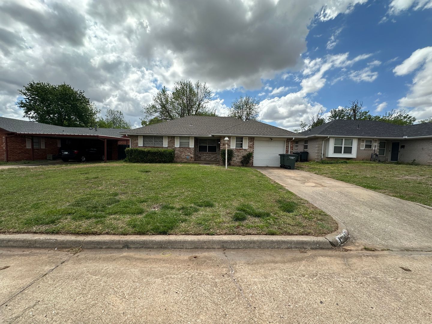 Del City House: 4720 Spiva Dr