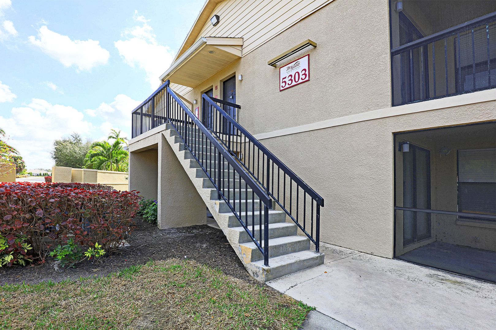 Fort Myers Apartment: 5303 Summerlin Road, 310