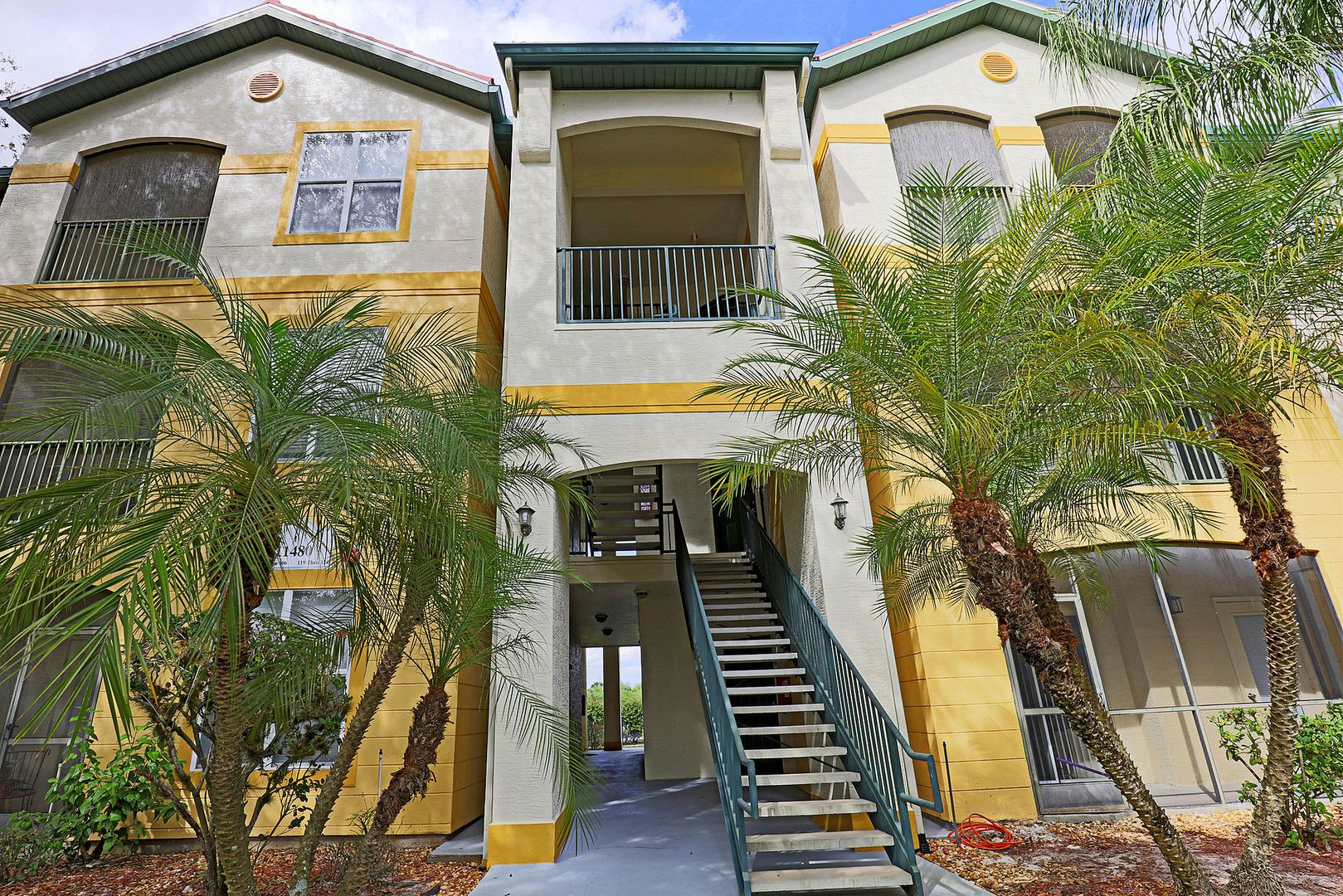 Fort Myers Apartment: 11480 Villa Grand #123