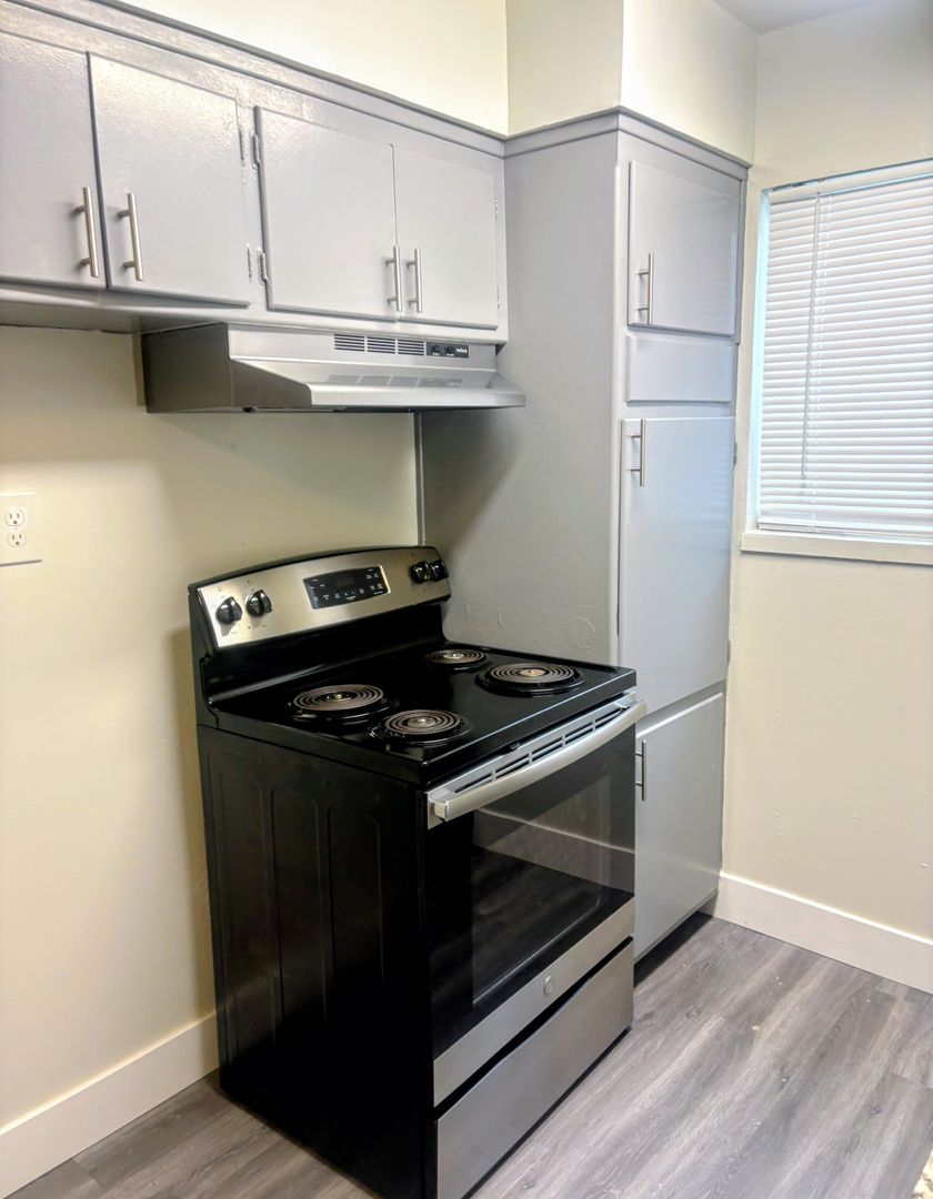 Sacramento Apartment: 3525 Whitney Ave