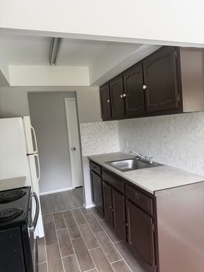 FOR RENT 2-bedroom rental available at 420 Prospect St Se habla español