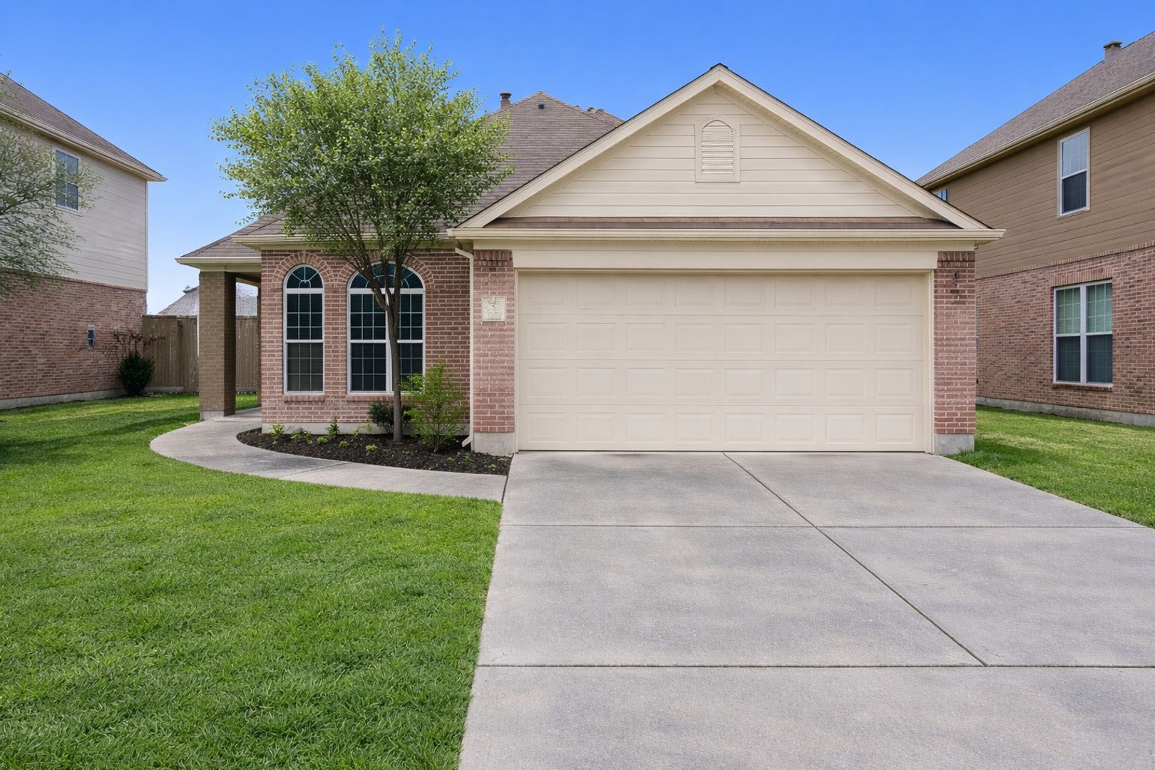 Spring House: 5011 Forest Hurst Glen