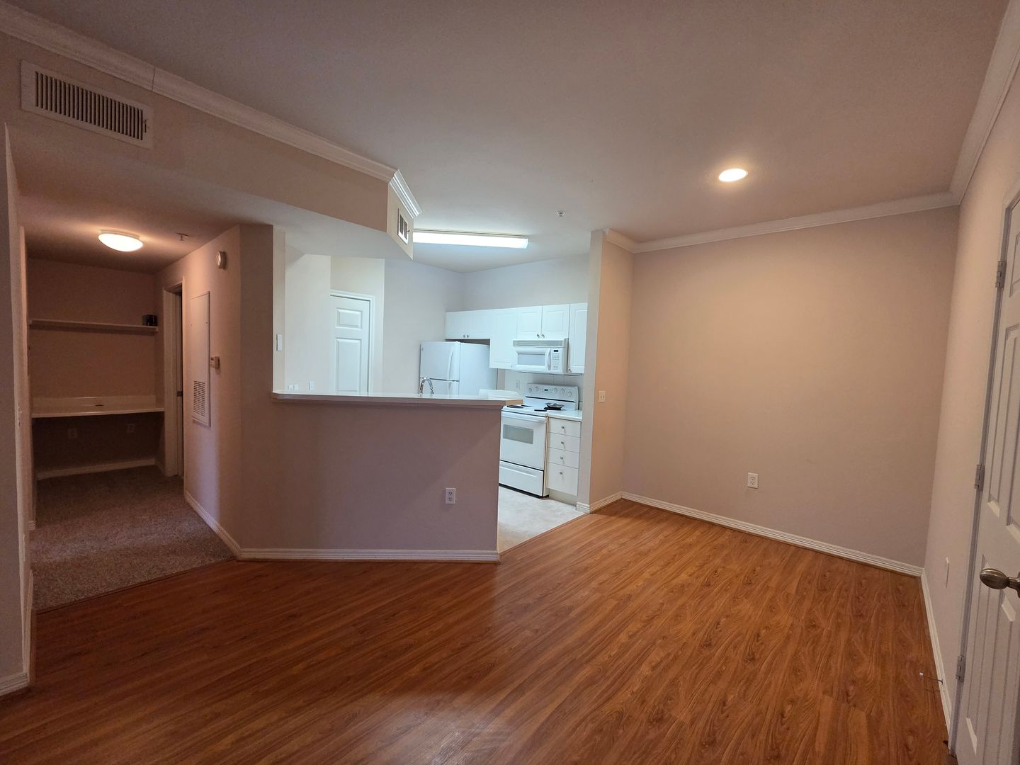 League City House: 3045 Marina Bay Dr, #5204