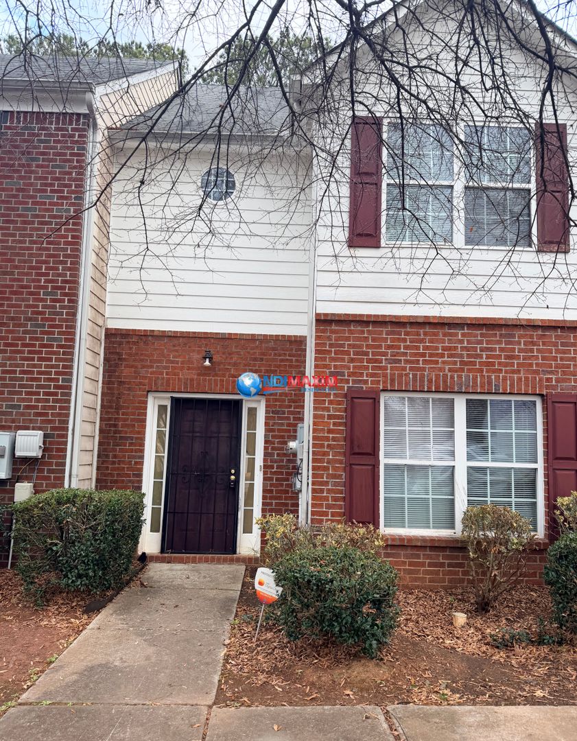 Riverdale House: 365 Brookview Drive