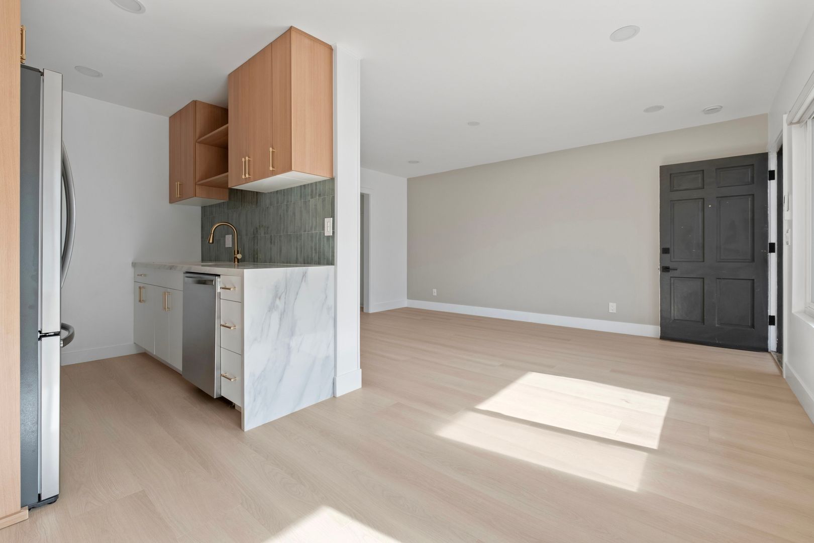 San Diego Apartment: 3983 Iowa Street