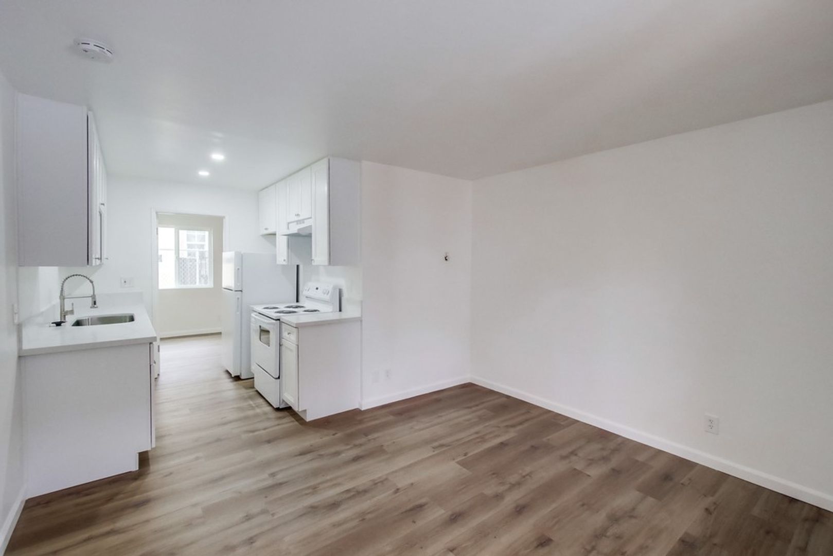 San Diego Apartment: 3845-3851 Chamoune Ave