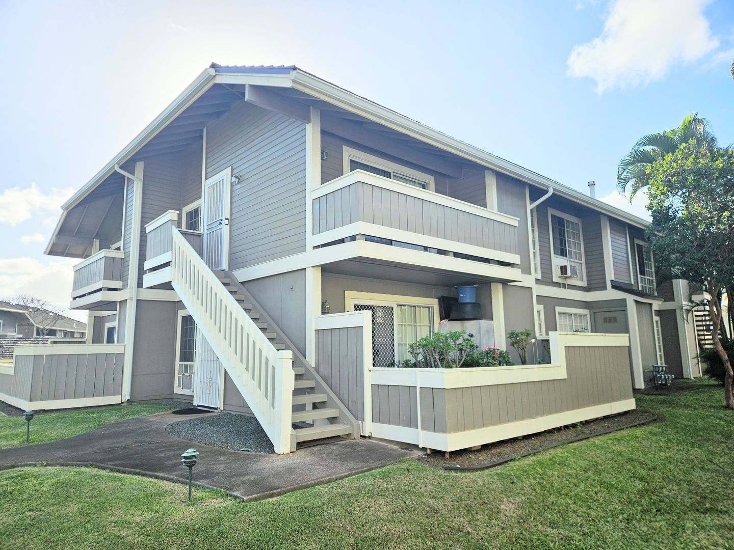 Waipahu Townhome: 94-1419 Polani Street, Unit 22U