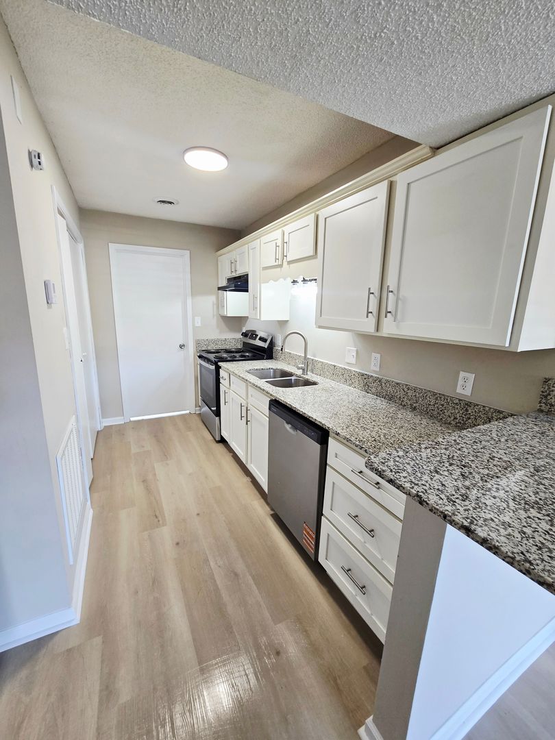 Kingsport Apartment: 900 Cooks Valley Rd.