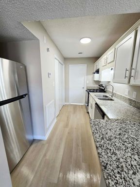 Newly Renovated Ground level 1BR/1BA!'s Image
