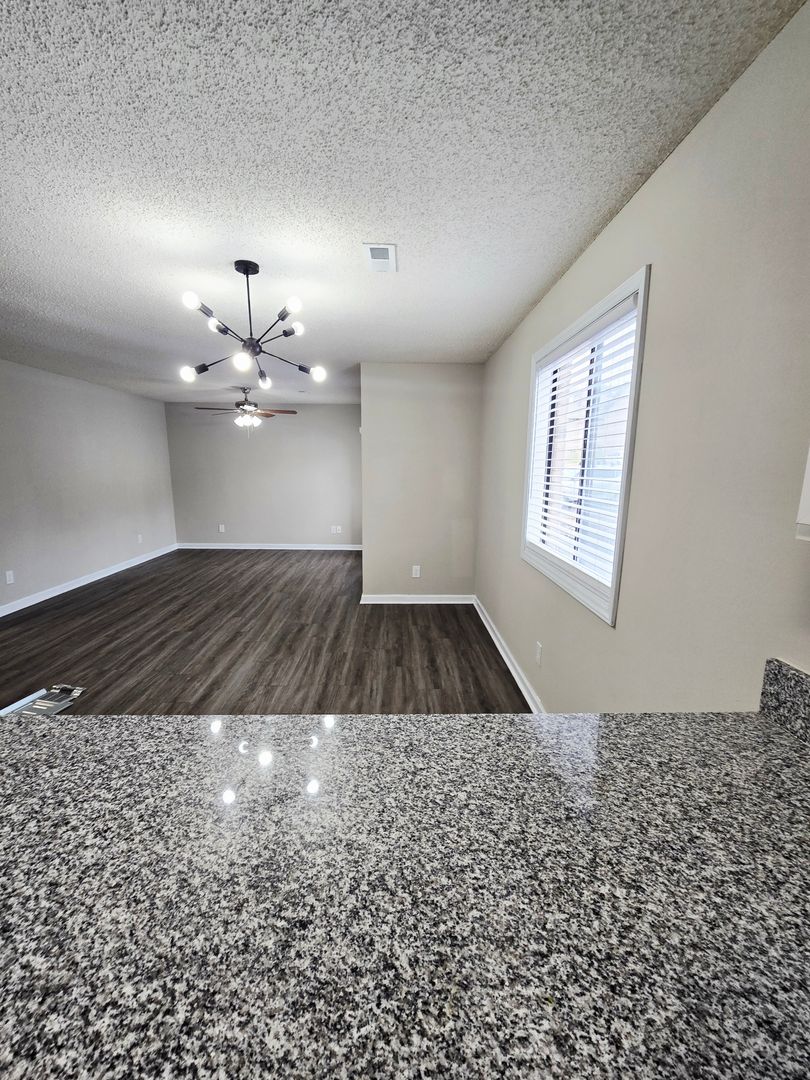 Kingsport Apartment: 900 Cooks Valley Rd.