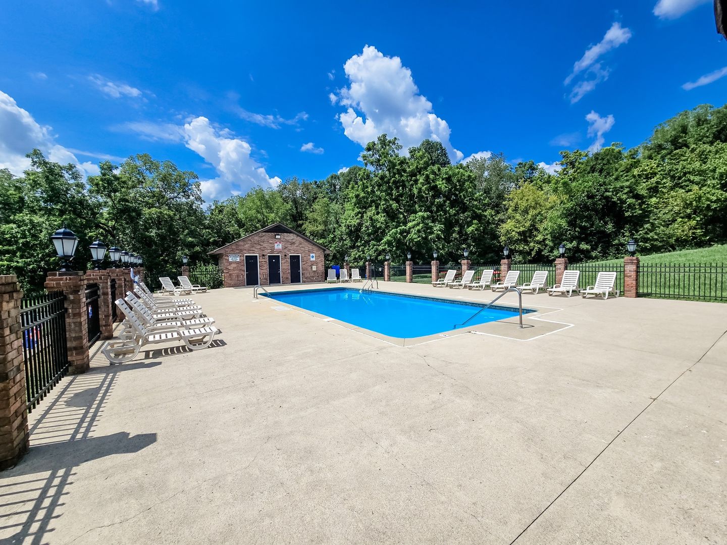 Kingsport Apartment: 900 Cooks Valley Rd.