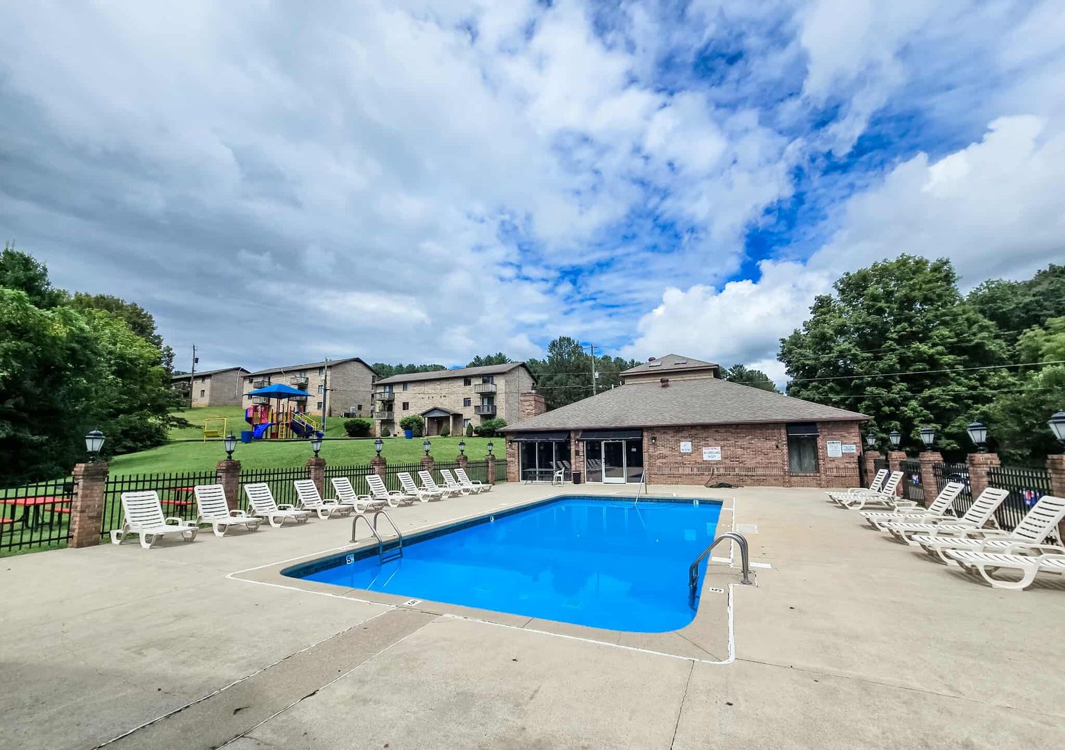 Kingsport Apartment: 900 Cooks Valley Rd.