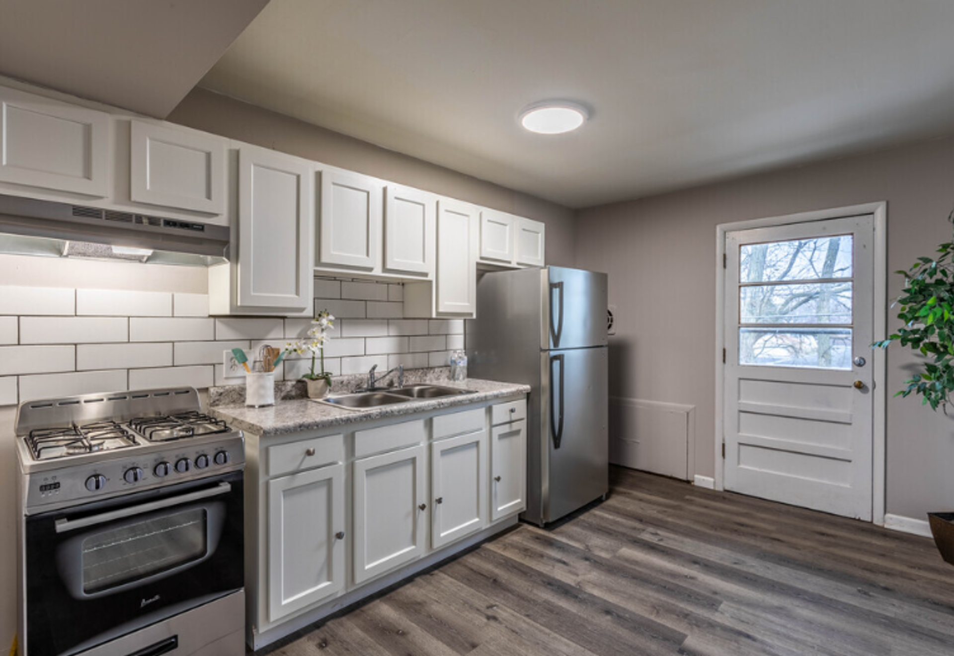 Grove City Apartment: 3077 Southwest Blvd