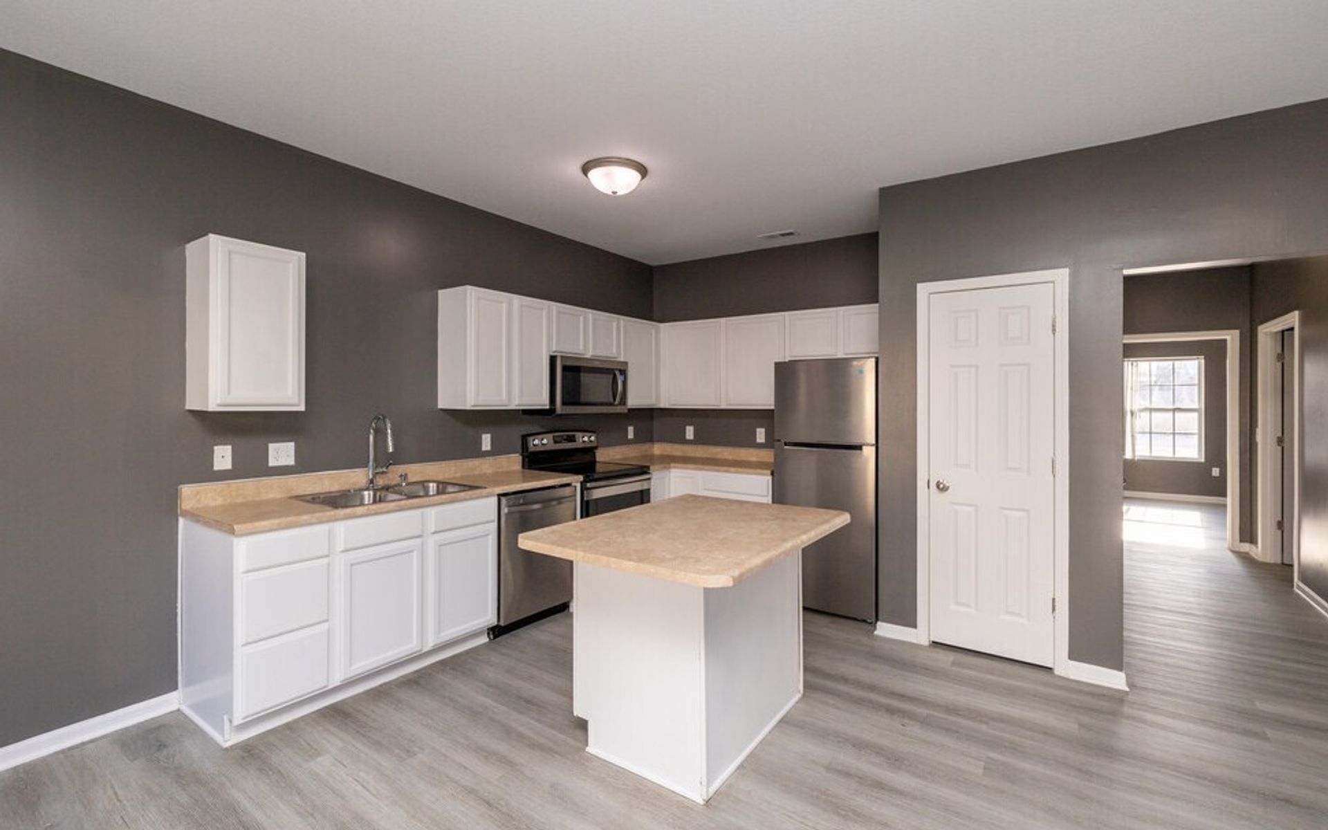 Fort Wayne Apartment: 3047 Boardwalk Cir