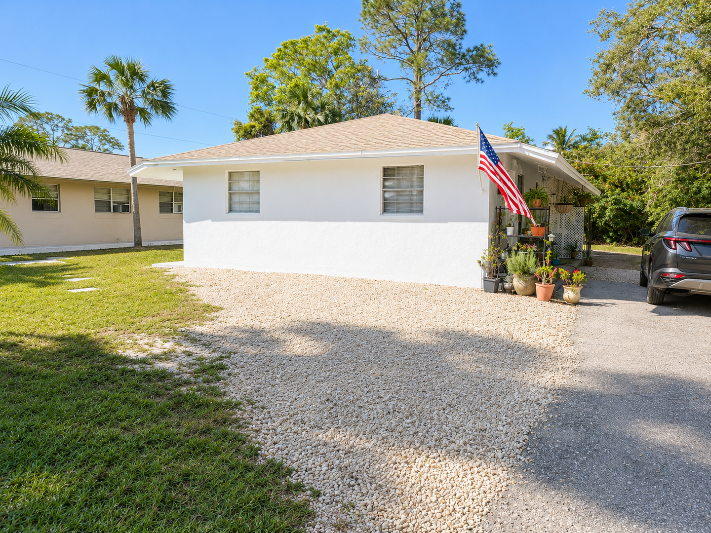 Naples House: 820 Central Dr.