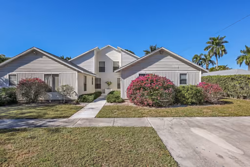 SEASON 2027: 3 Bedroom Villa in North Naples – photo 1