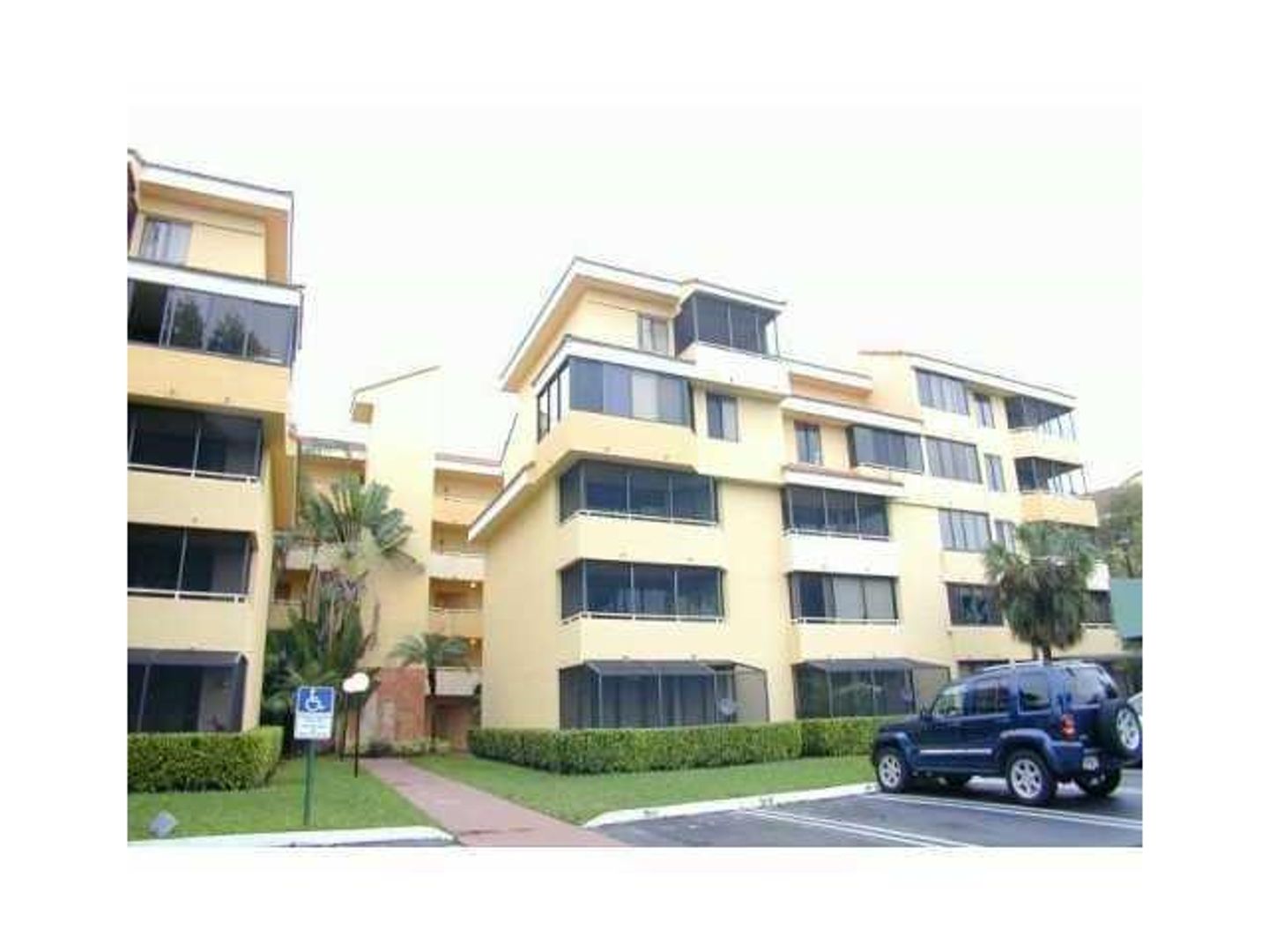 Miami Condo: 8255 SW 152 AVE