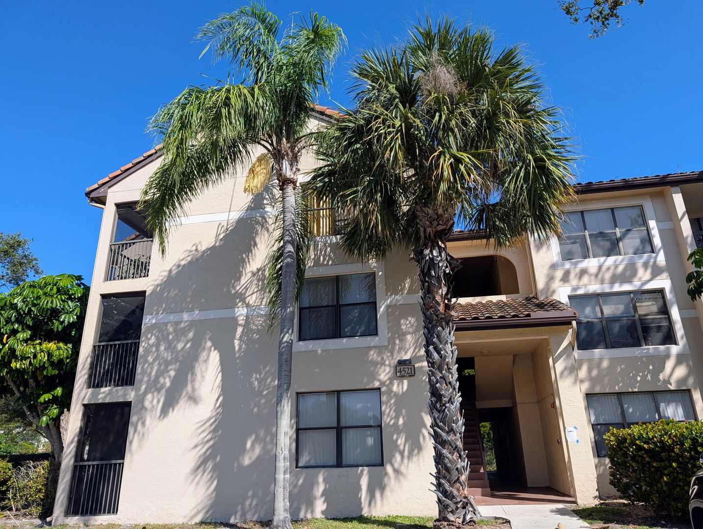 Pompano Beach Condo: 4521 W McNab Rd