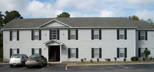 2 Bedroom, 1 bath apartment Upstairs Unit