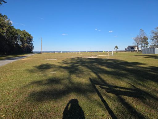 Beautiful water front RV lot along the Neuse River