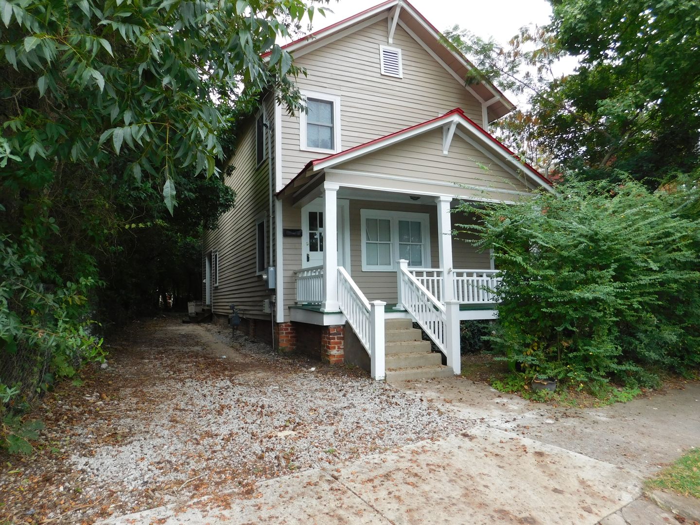 New Bern House: 611 Johnson Street